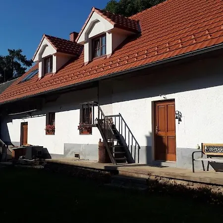 U Kahounu דירה Popovice (Benesov)